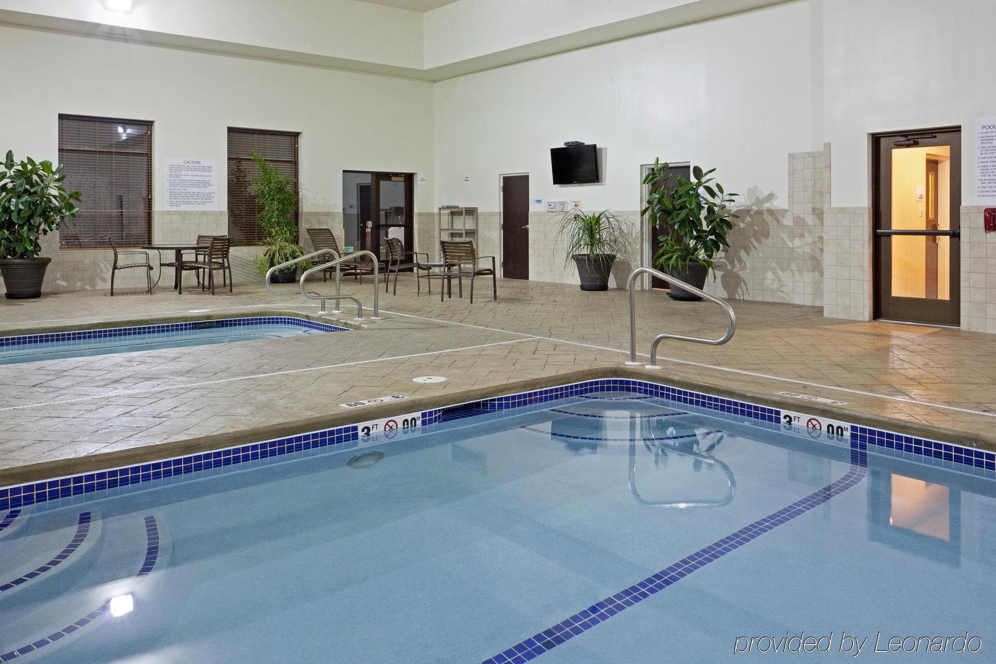Holiday Inn Express & Suites Malone By Ihg Facilities photo